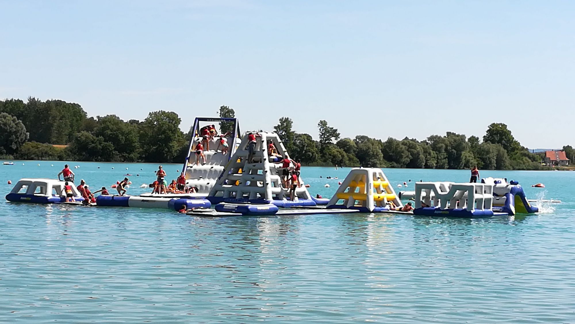 Photo de l'installation gonflable de l'aquapark à Lauterbourg